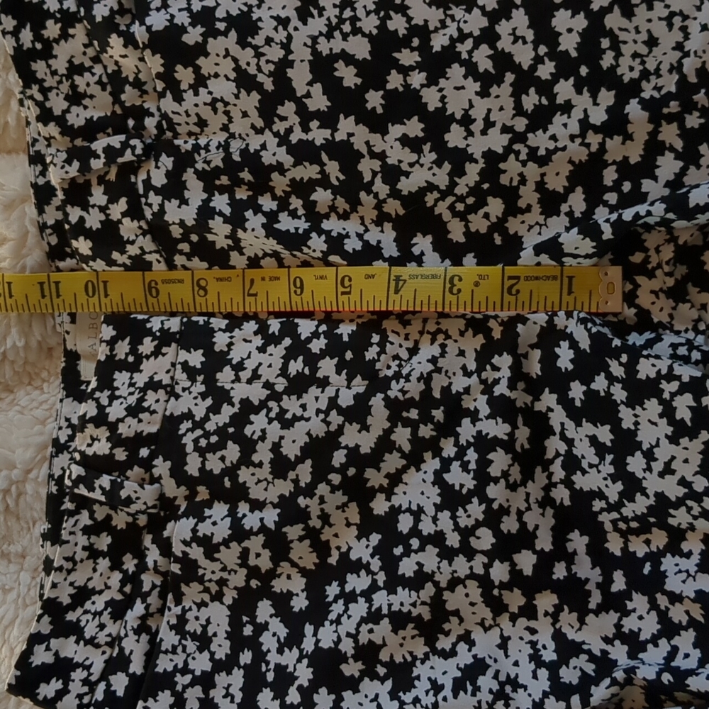 Talbots ankle pants black with white floral pattern - Picture 7 of 8
